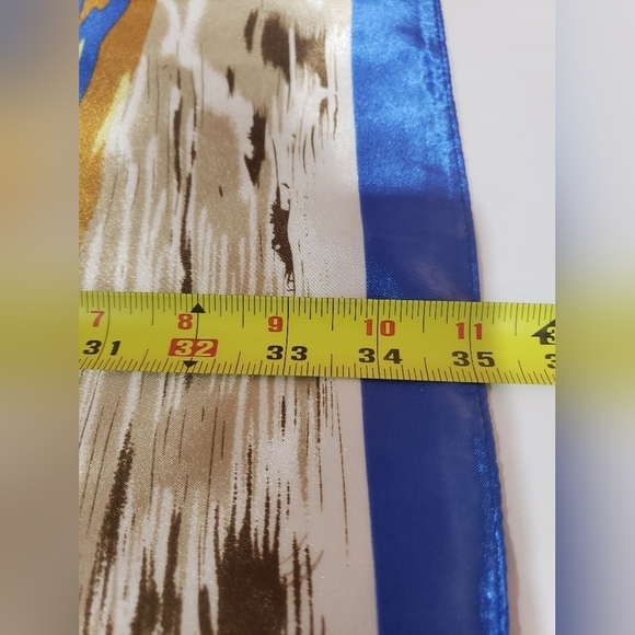 R-929- Women's Scarf Blue White Pink Colors NWT - Picture 5 of 6